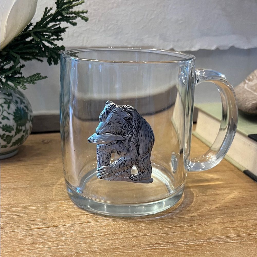 Pewter Grizzly Bear Carrying Trout 16 oz Clear Luminaire Glass Mug Made In USA